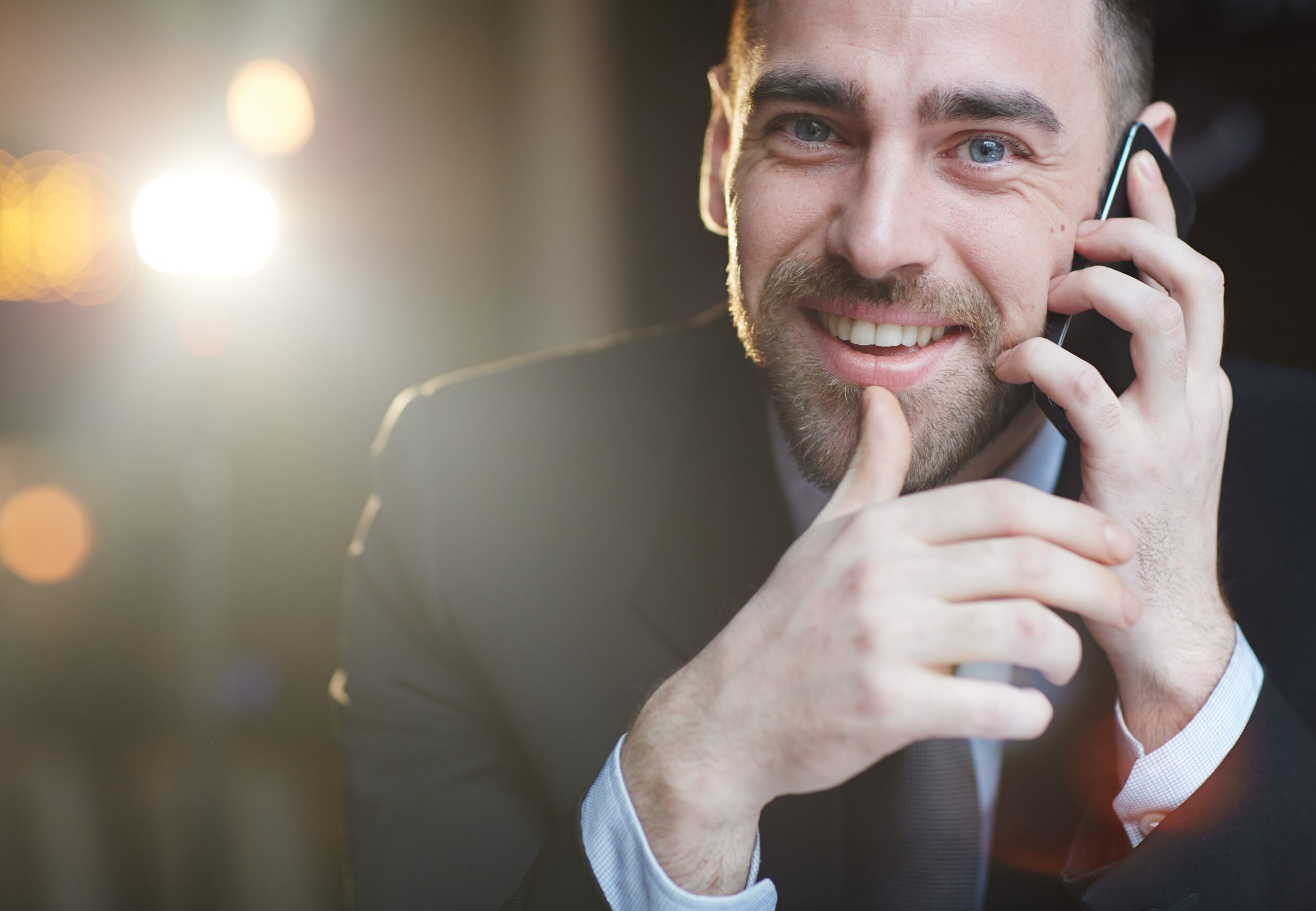 RUNDLJ representative on the phone with a client